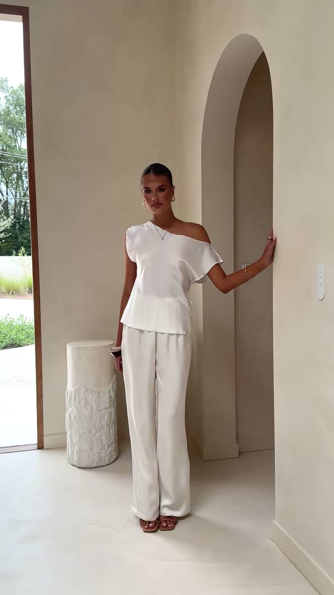 Load video: Addien Top - White - Billy J