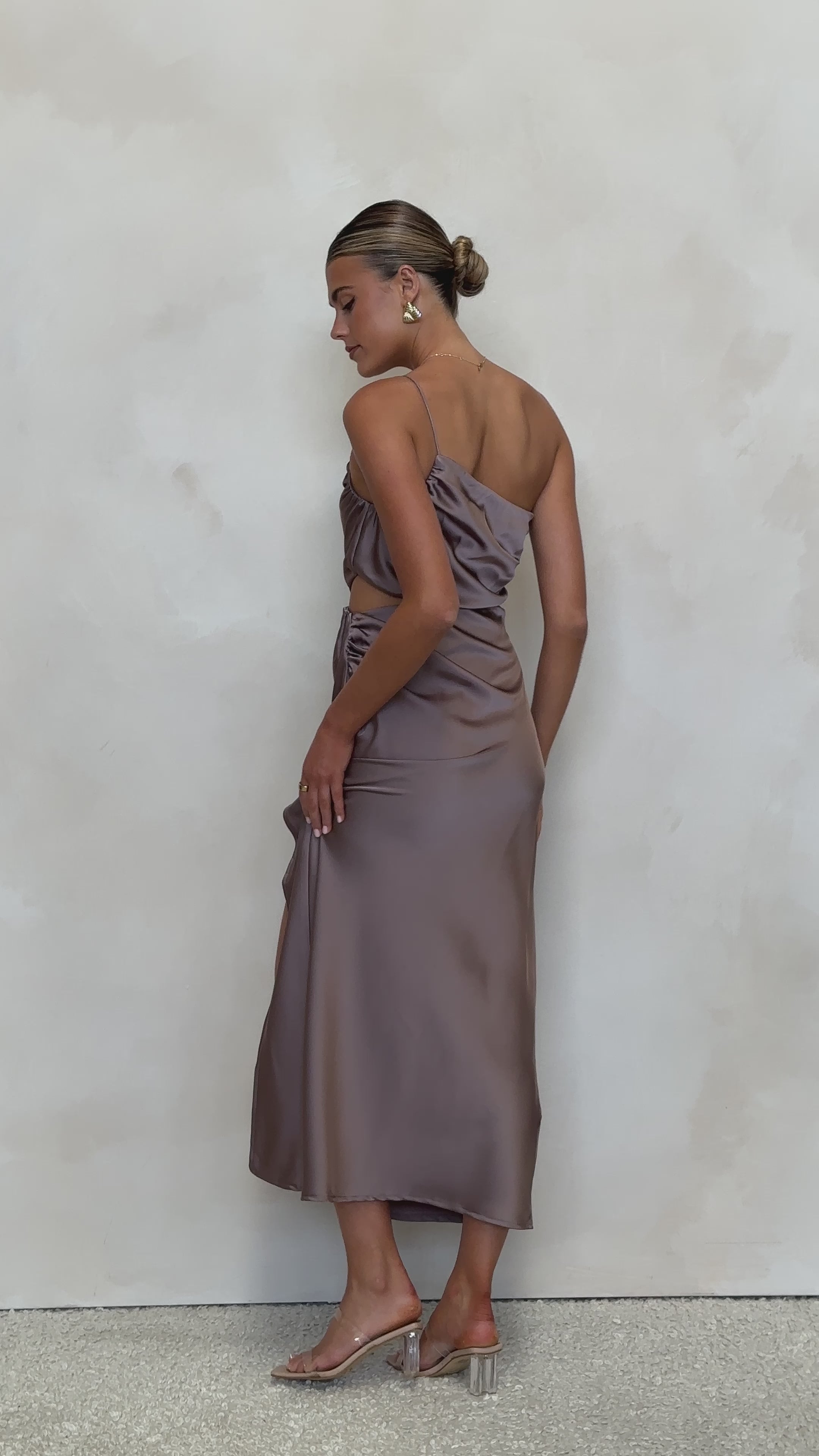 Load video: Nyla Maxi Dress - Mushroom - Billy J