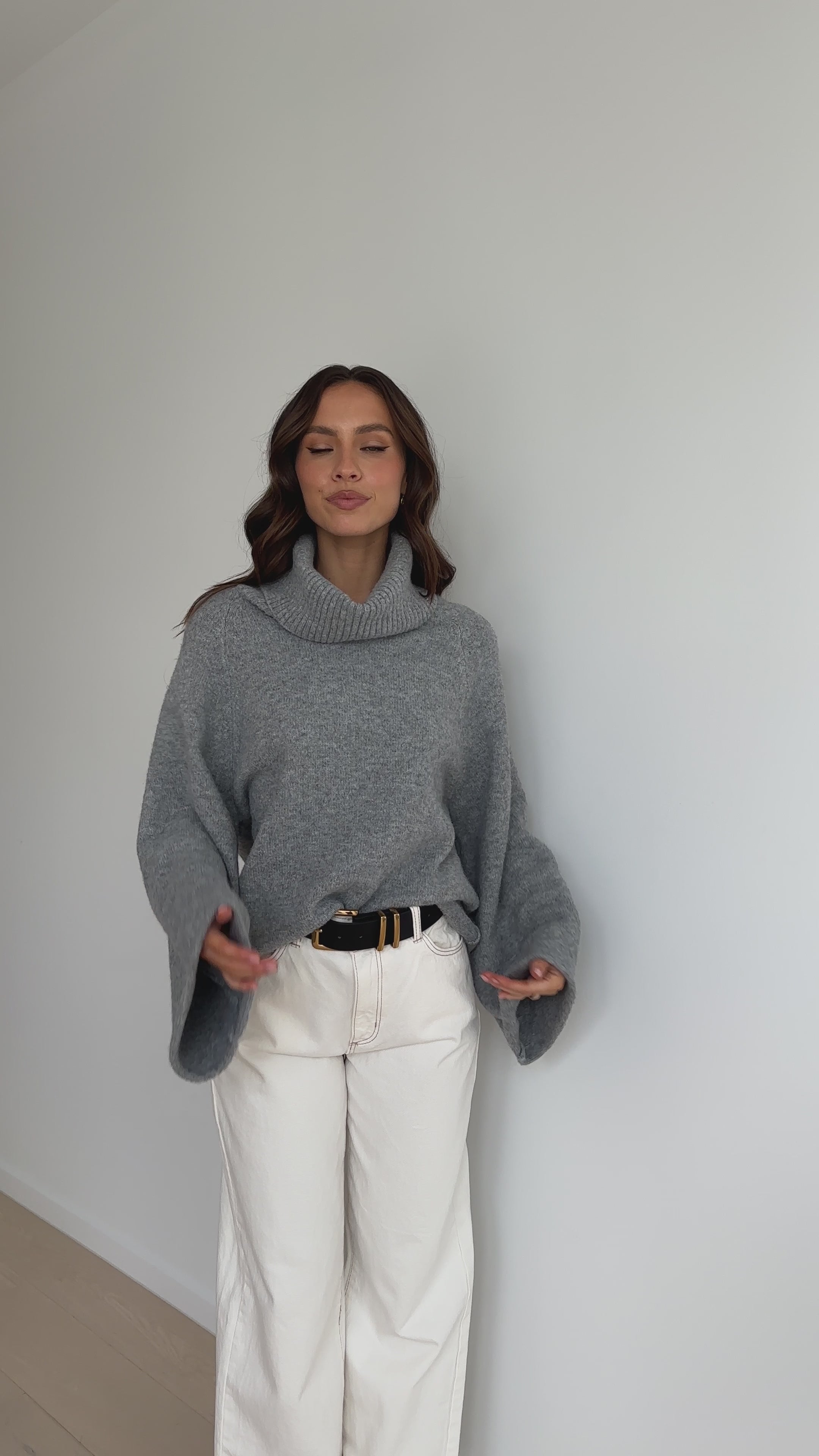 Load video: Jacques Knitted Jumper - Grey - Billy J
