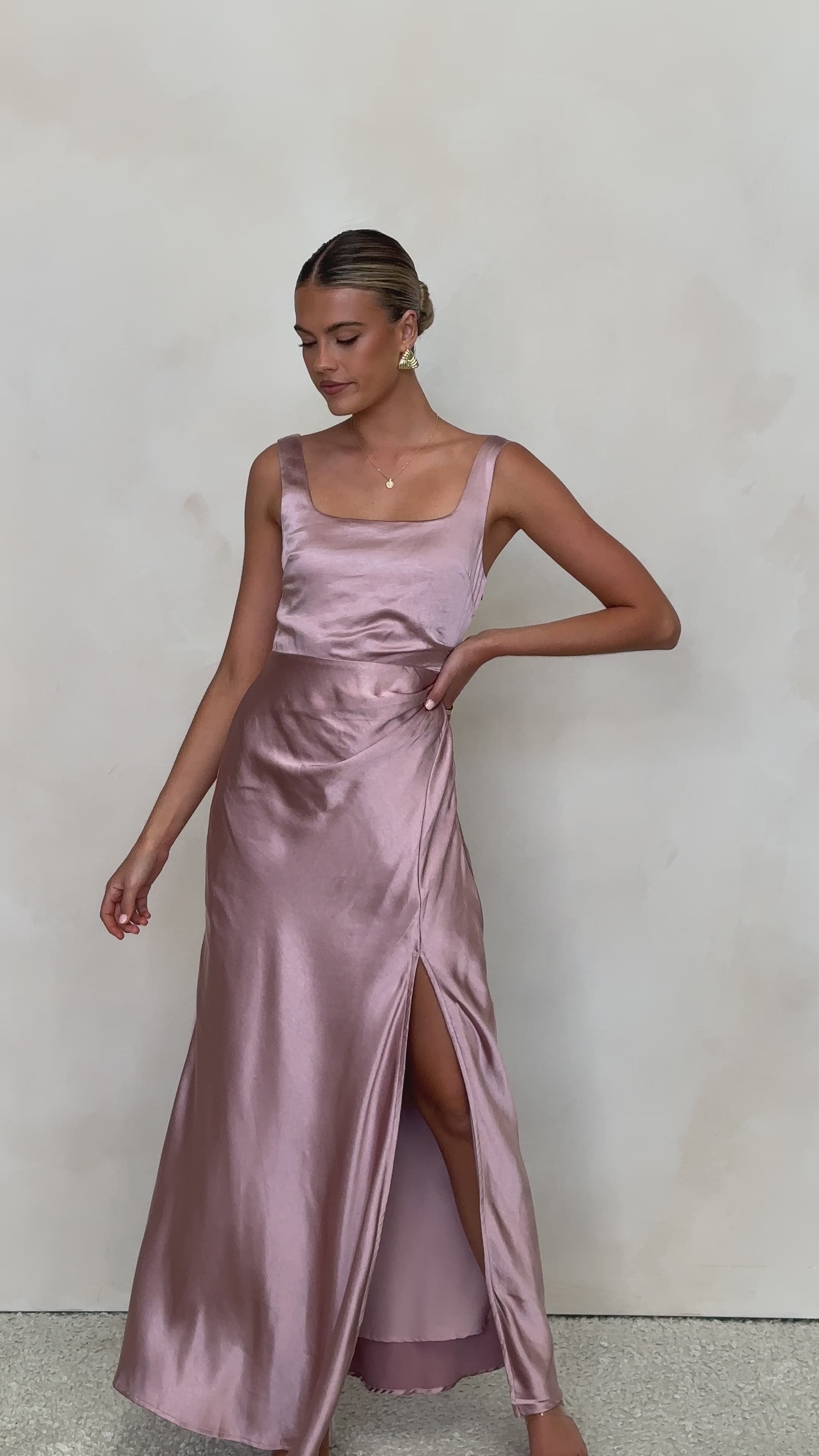 Load video: Alaria Maxi Dress - Dusty Pink - Billy J