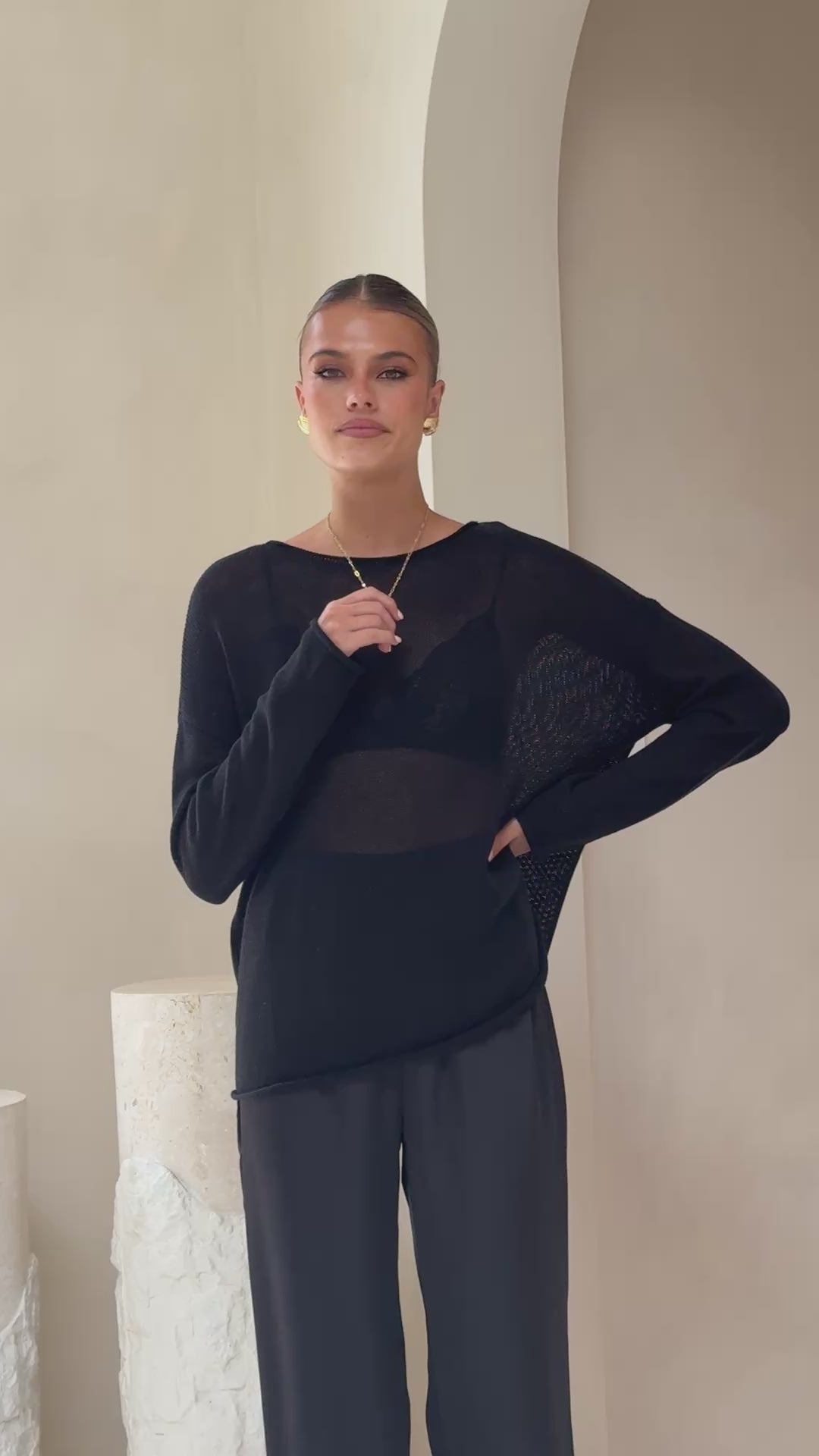 Load video: Lakoa Knit Top - Black - Billy J
