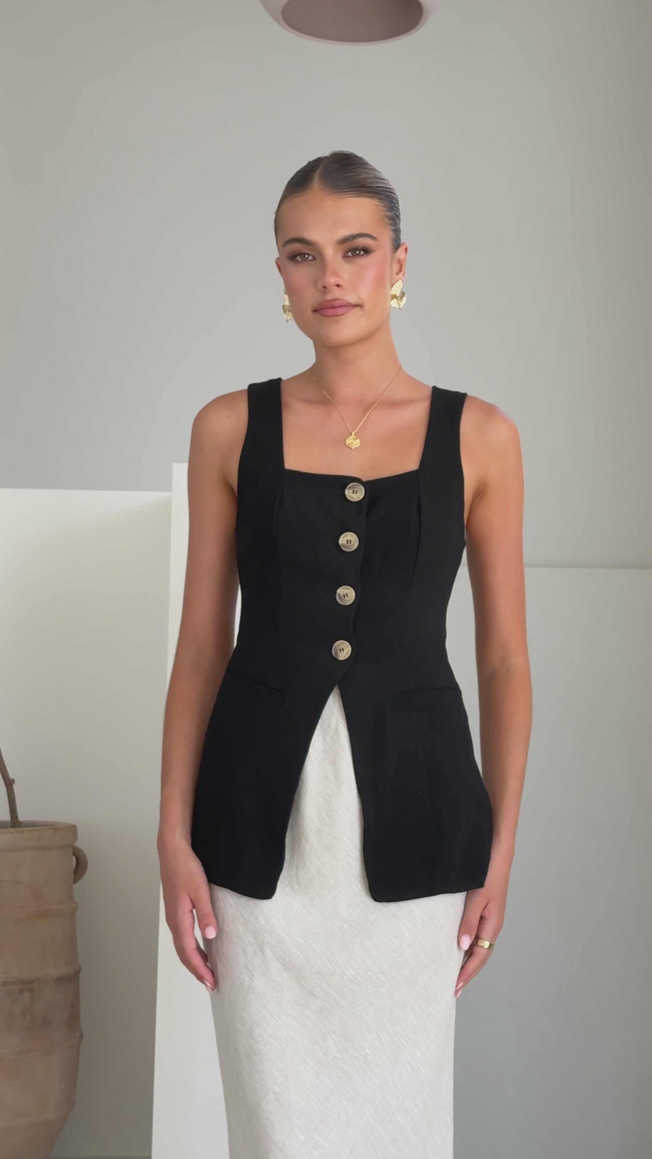 Load video: Obelia Top - Black - Billy J