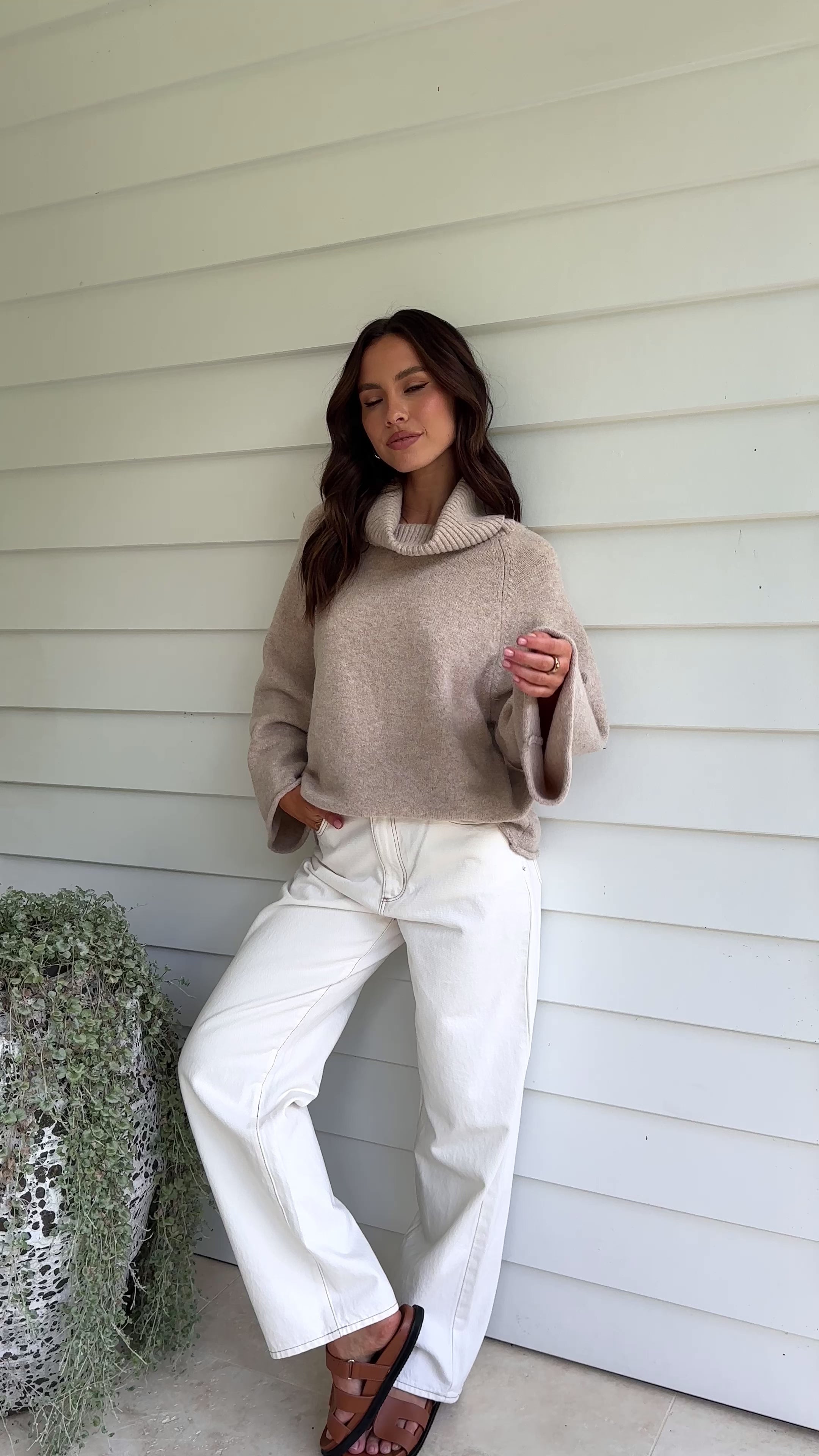 Load video: Jacques Knitted Jumper - Oatmeal - Billy J