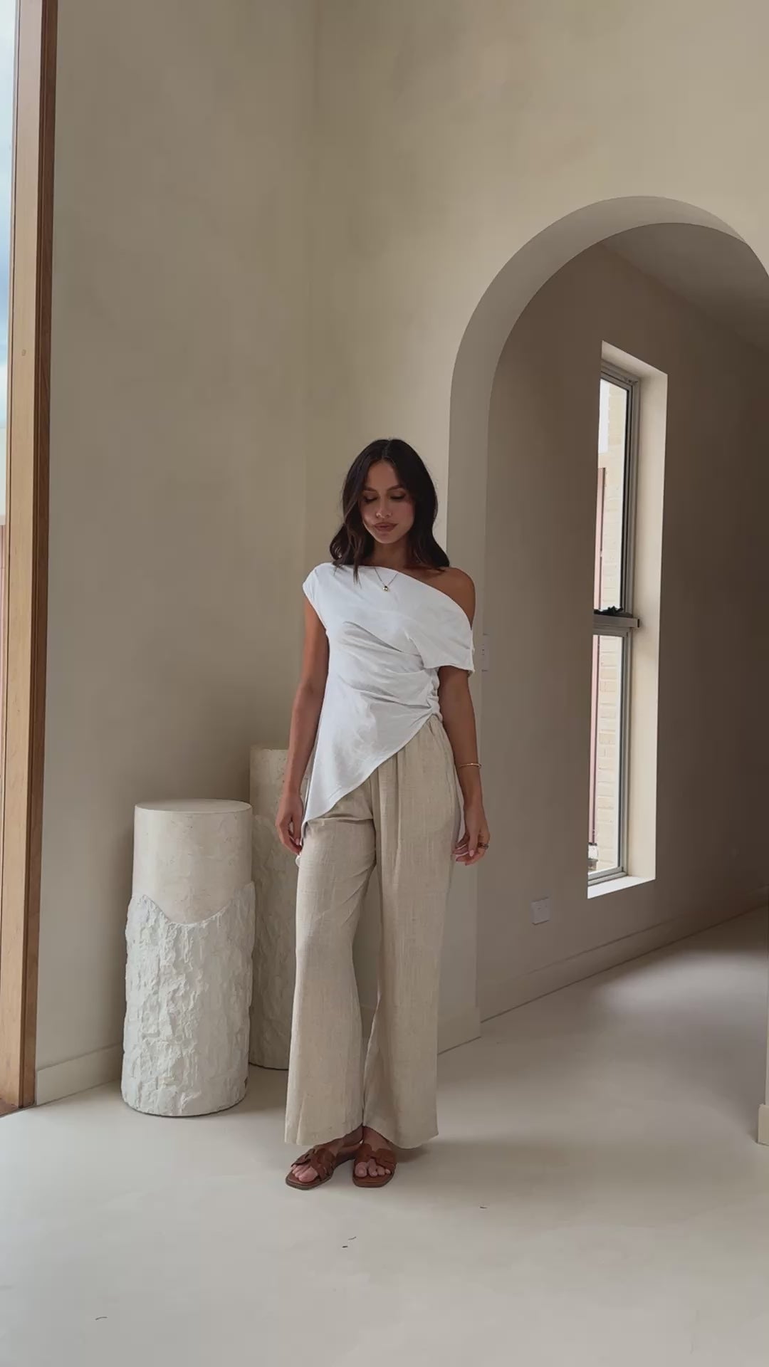 Load video: Malena Tunic Top - White - Billy J