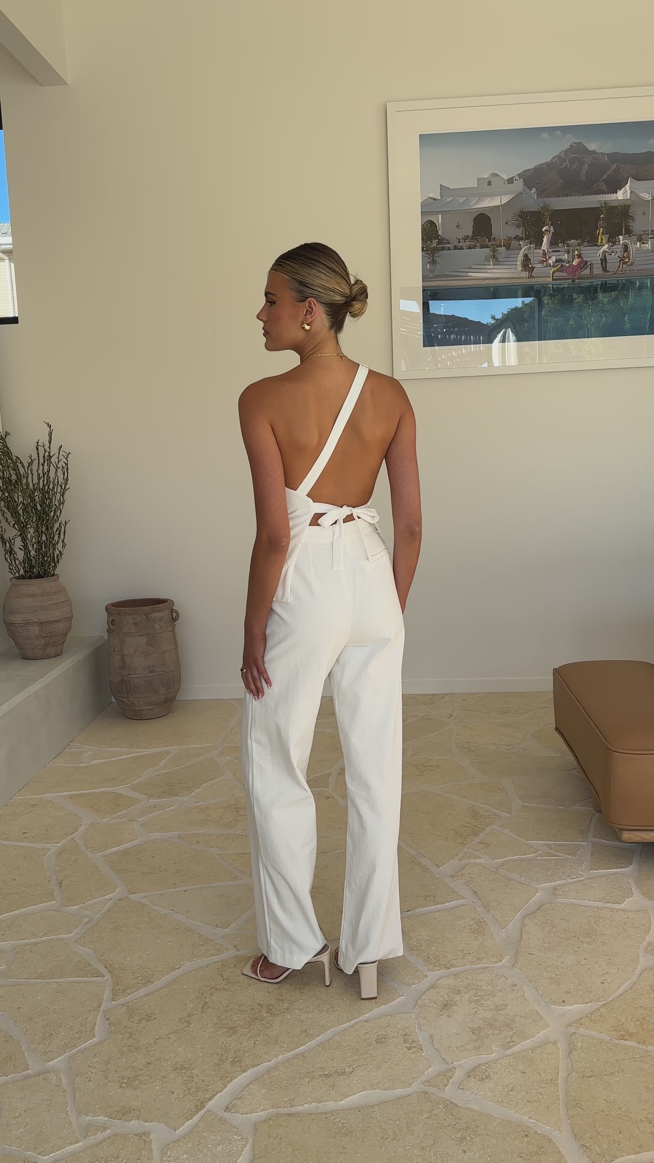 Load video: Darcy Top - White - Billy J