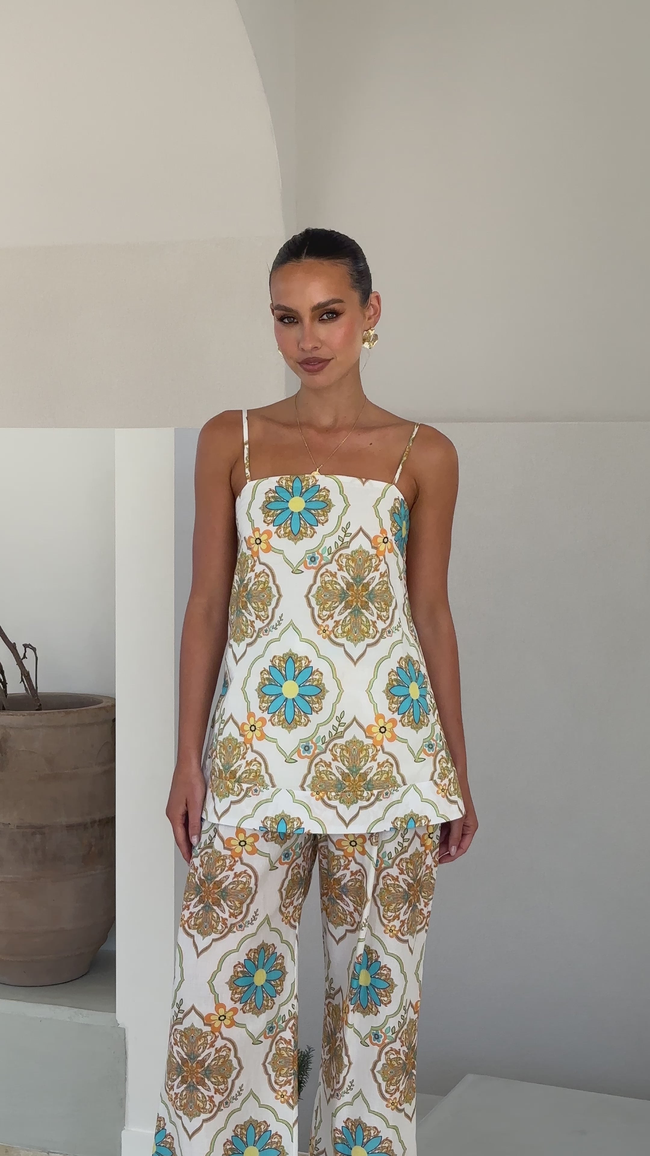 Load video: Pandia Top - Supernova Print - Billy J