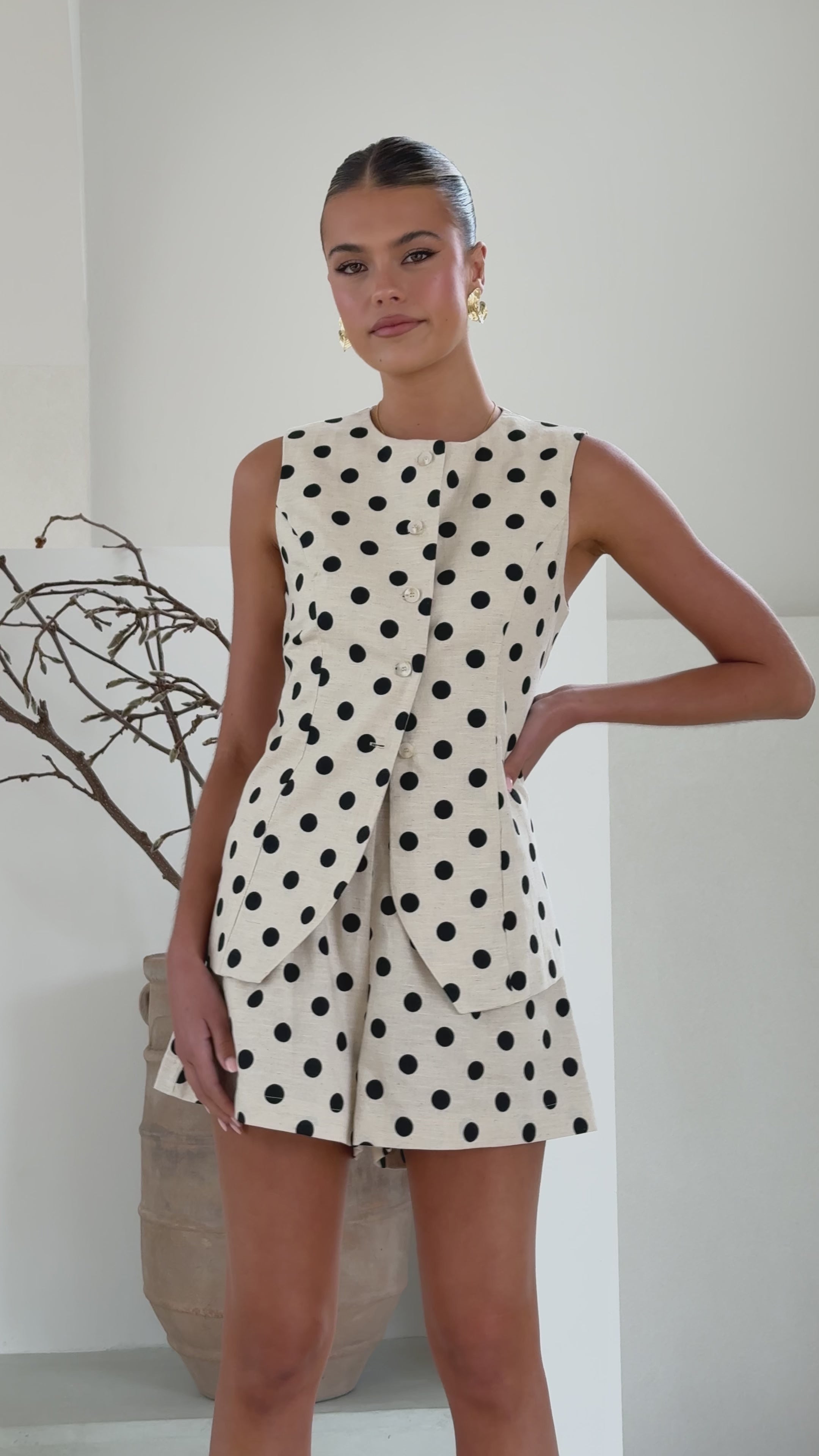 Load video: Laolani Shorts - Oat Black Polka - Billy J