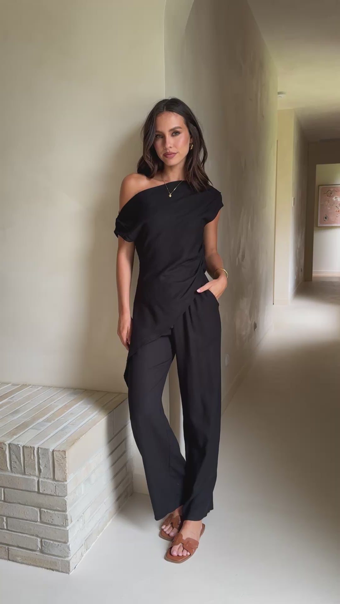 Load video: Malena Tunic Top - Black - Billy J