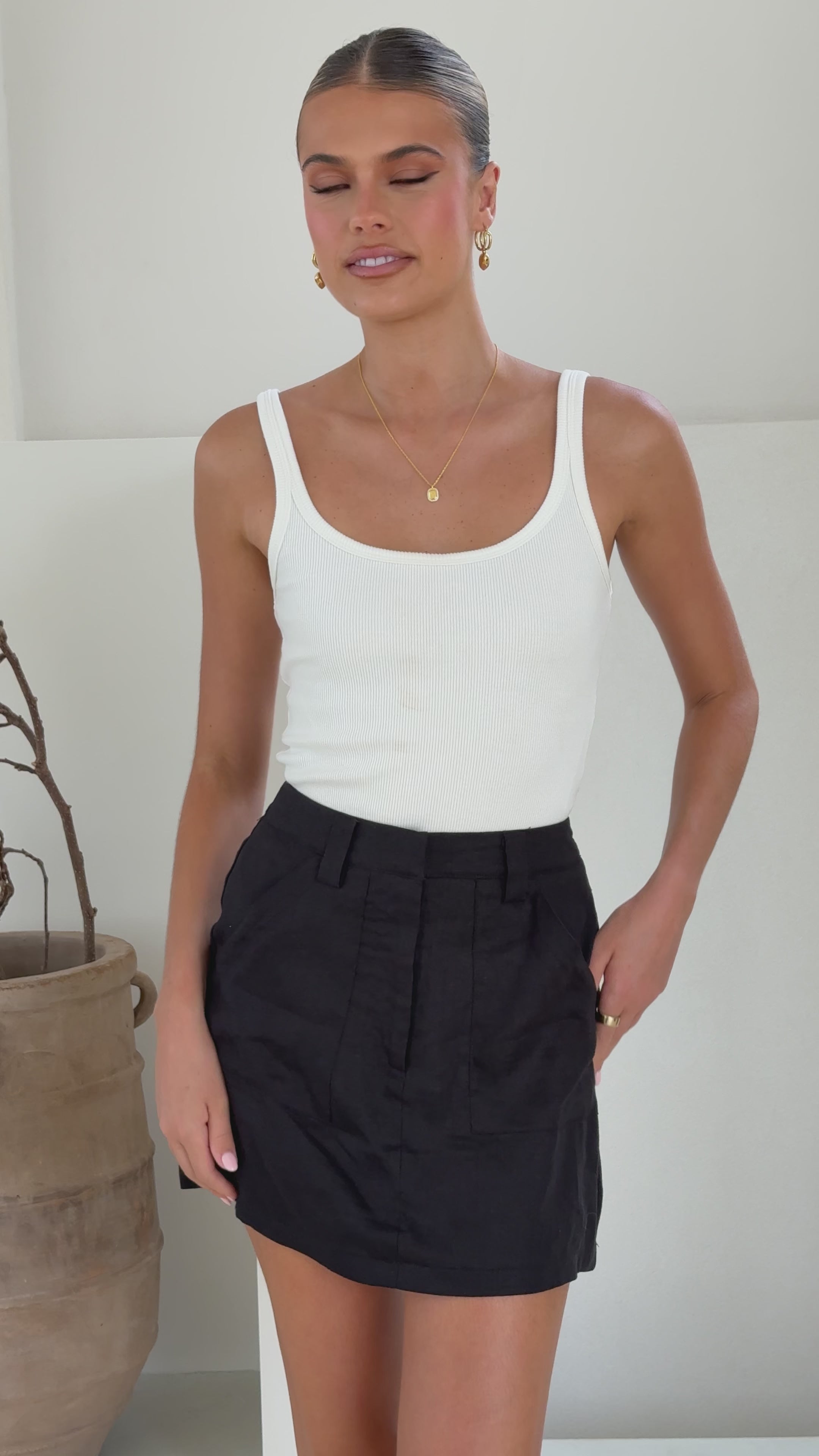 Load video: Maggie Mini Skirt - Black - Billy J