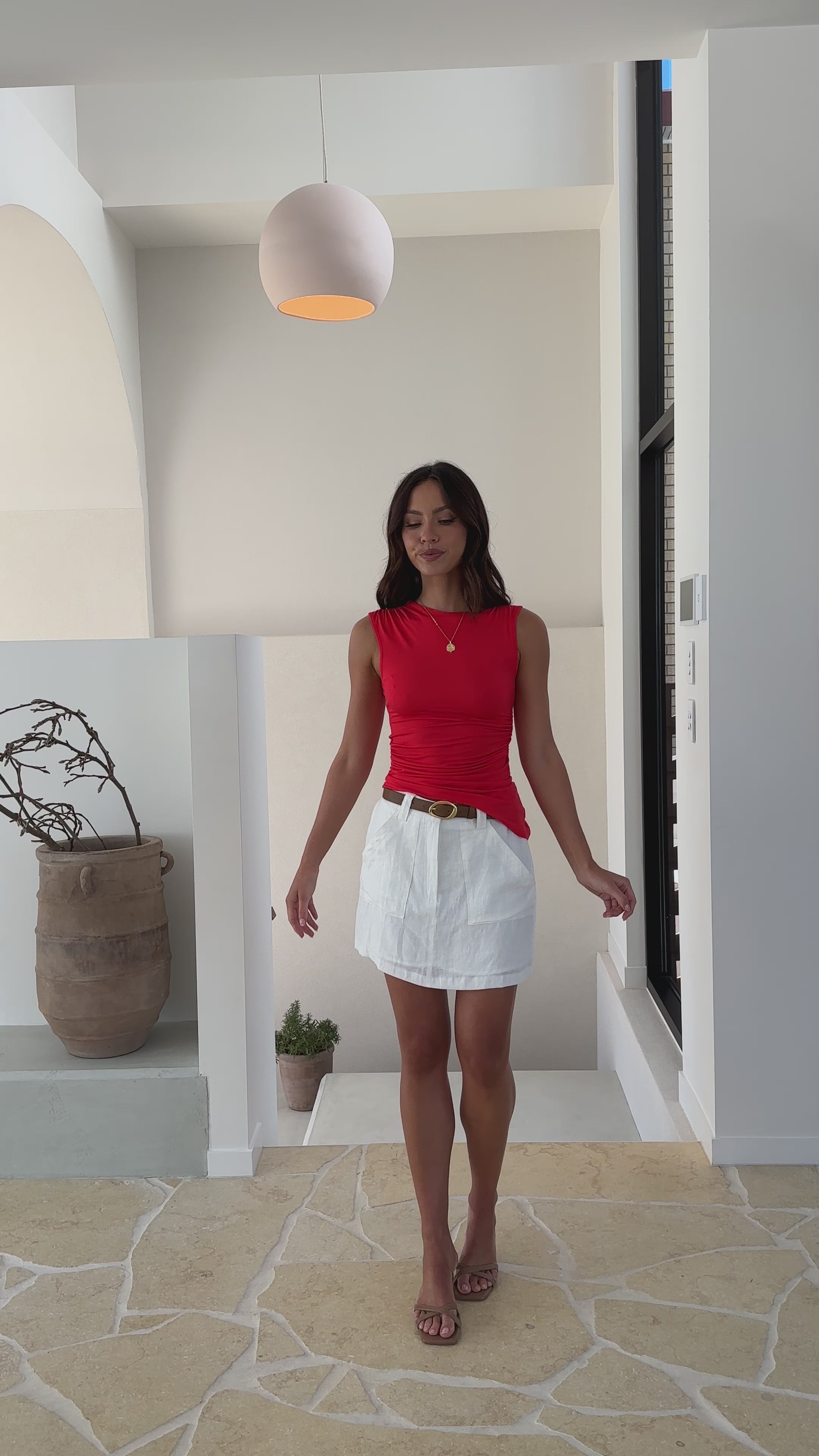 Load video: Faraday Top - Red - Billy J