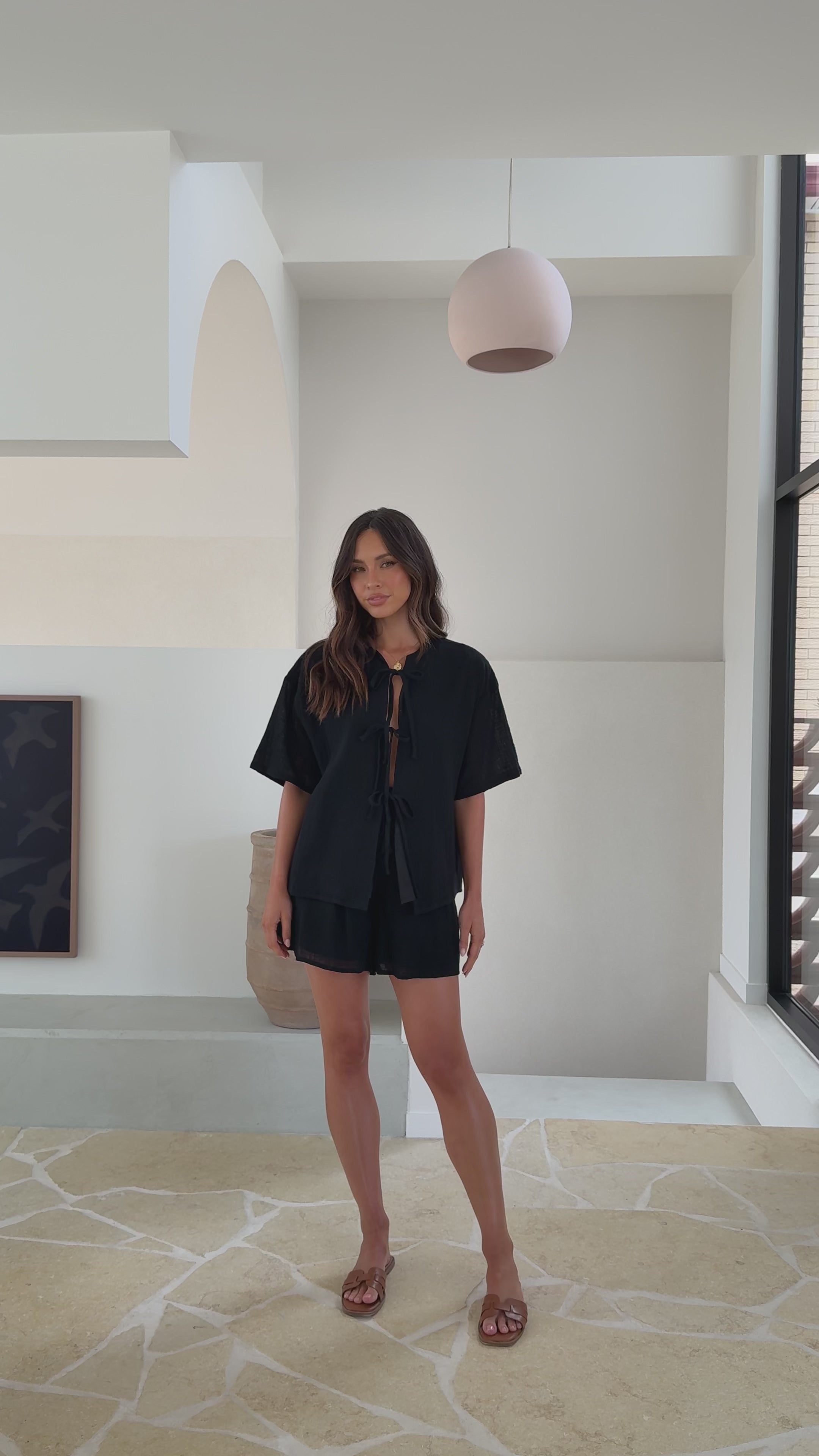 Load video: Arana Shorts - Black - Billy J