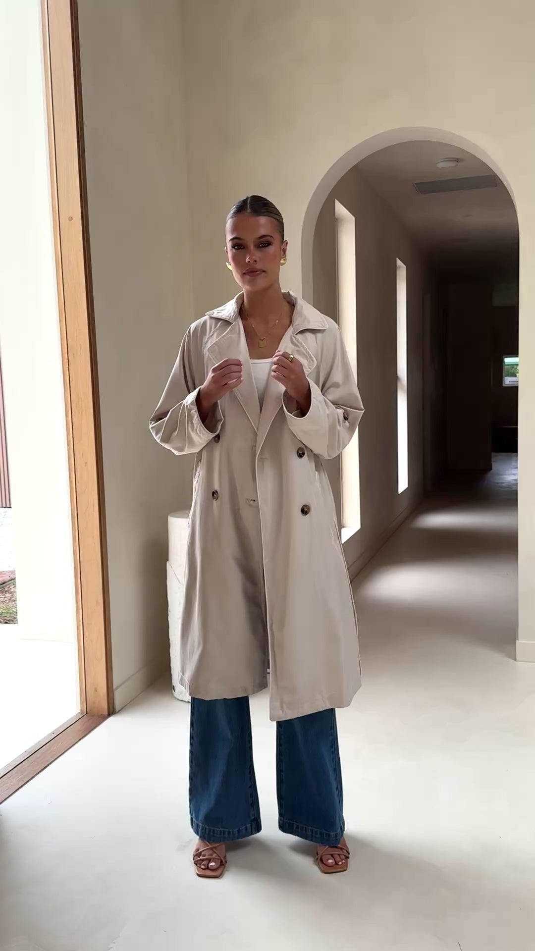 Load video: Rylie Trench Coat - Sand - Billy J