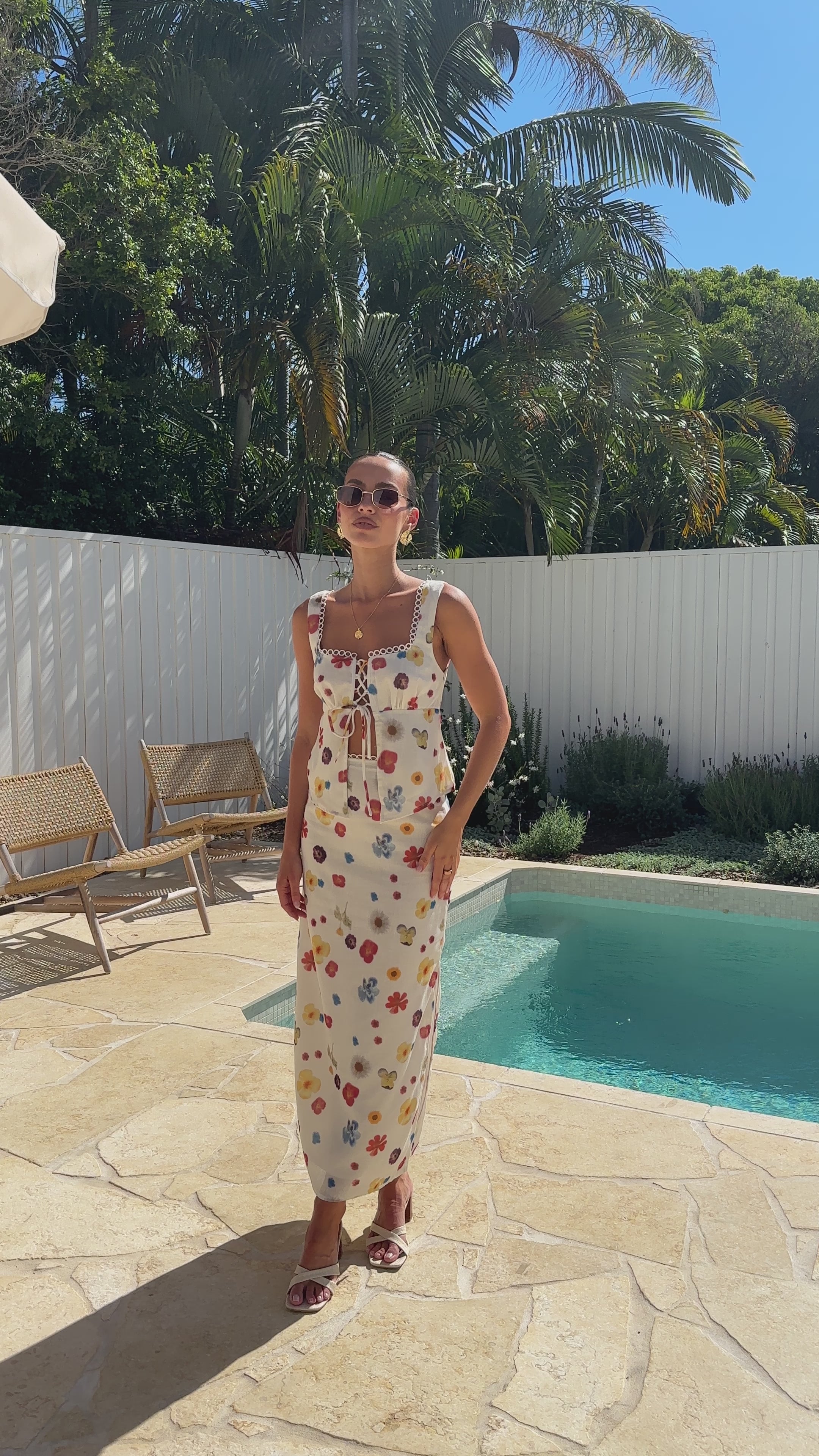 Load video: Vaiana Tie Top - Cream / Floral - Billy J