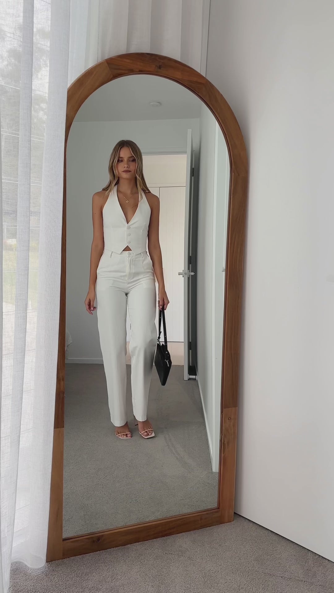 Load video: Ruia Pants - White - Billy J