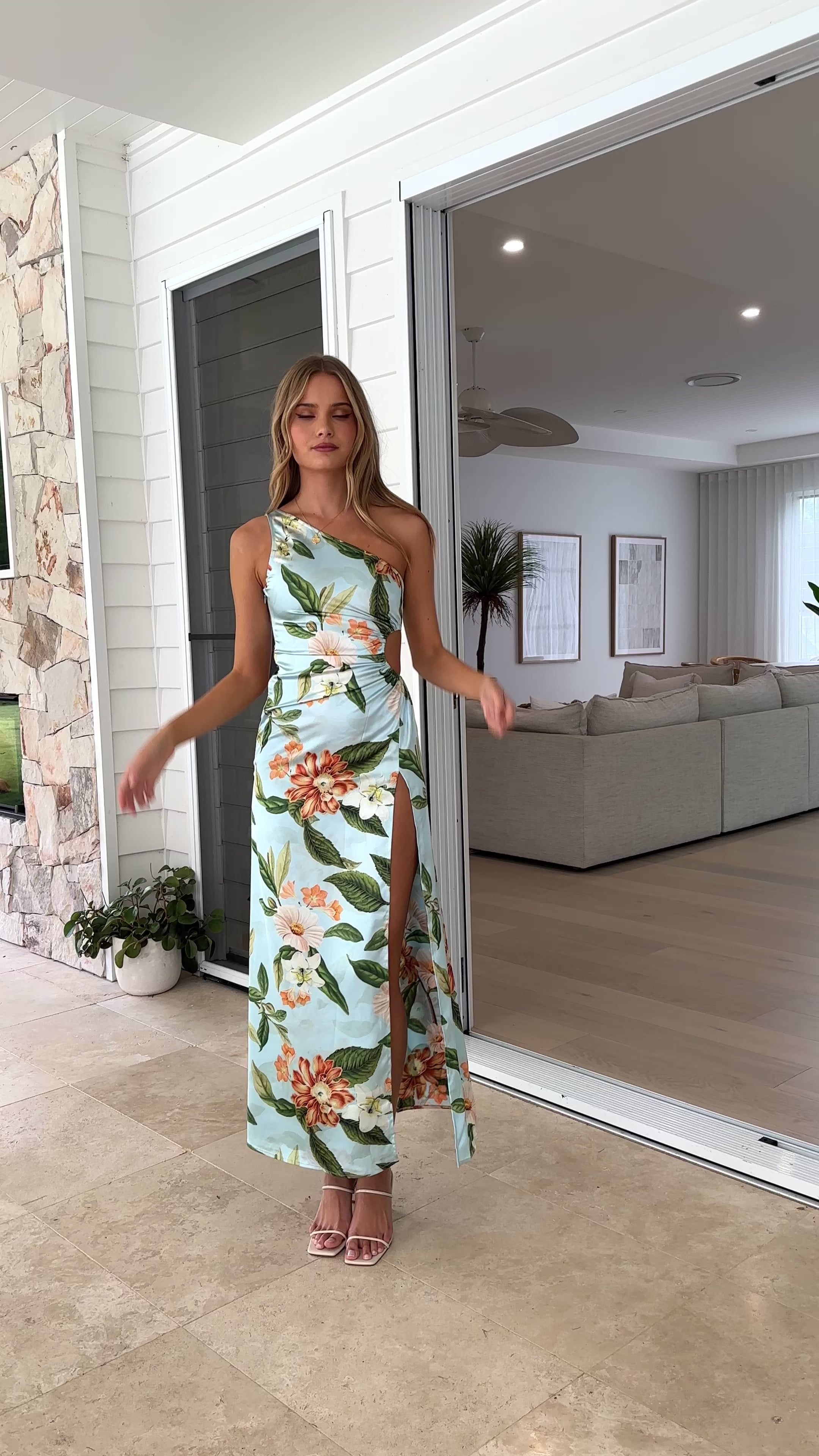 Load video: Barzilio Dress - Maiori Blue - Billy J