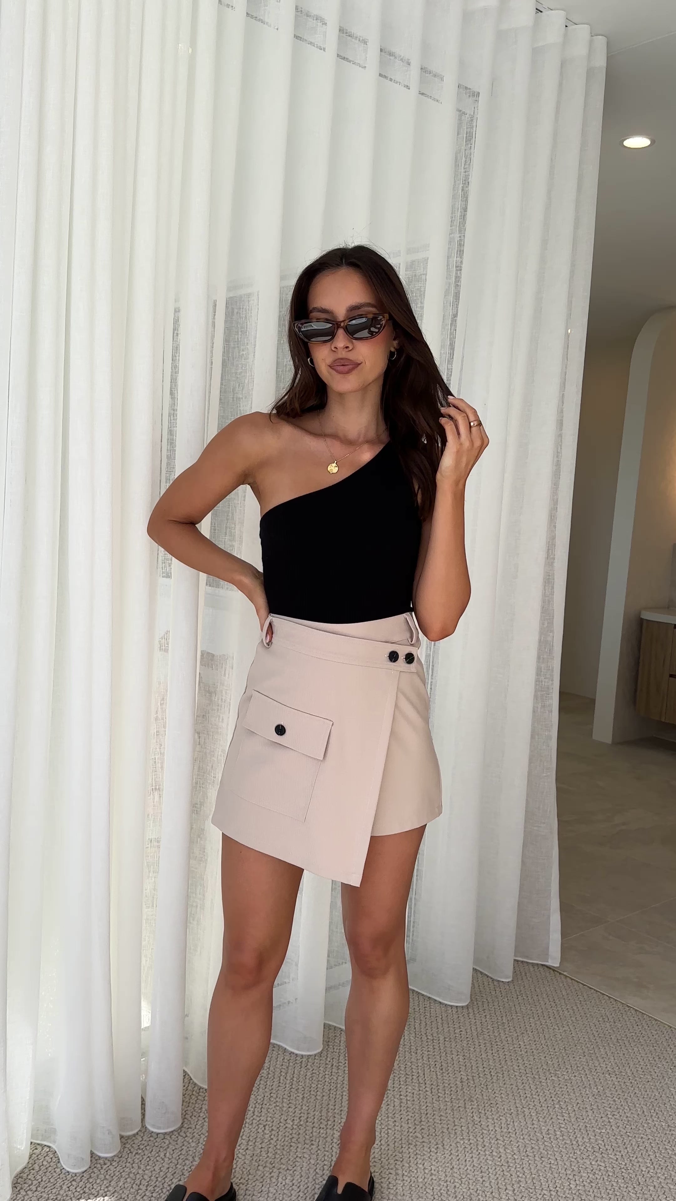 Load video: Kingsford Cargo Skort - Beige - Billy J