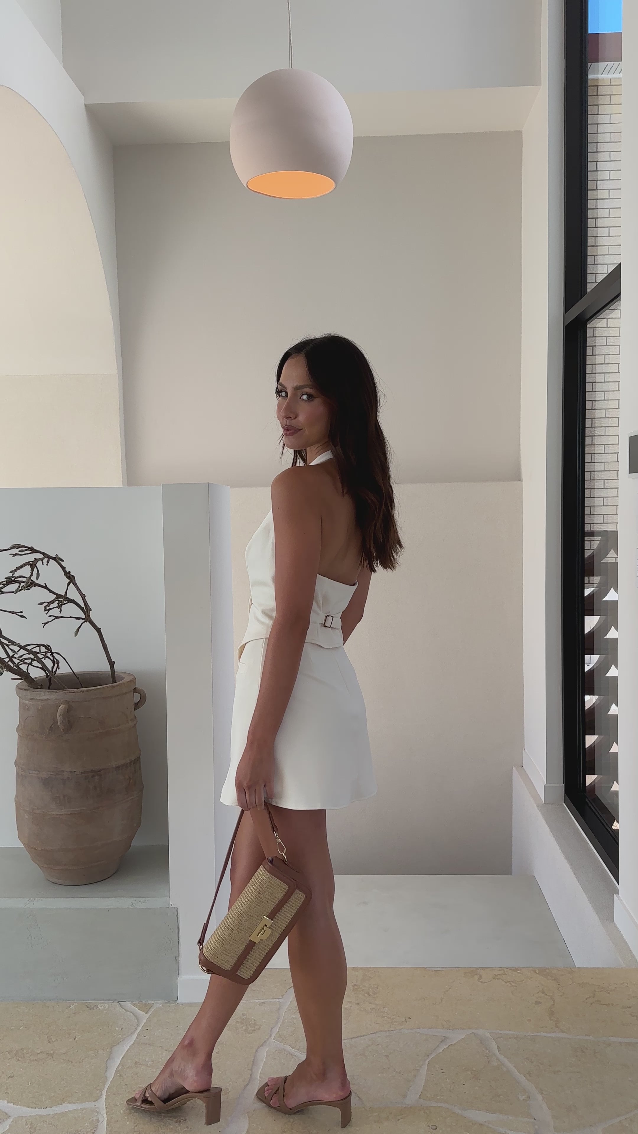 Load video: Sylvie Vest - Oyster - Billy J