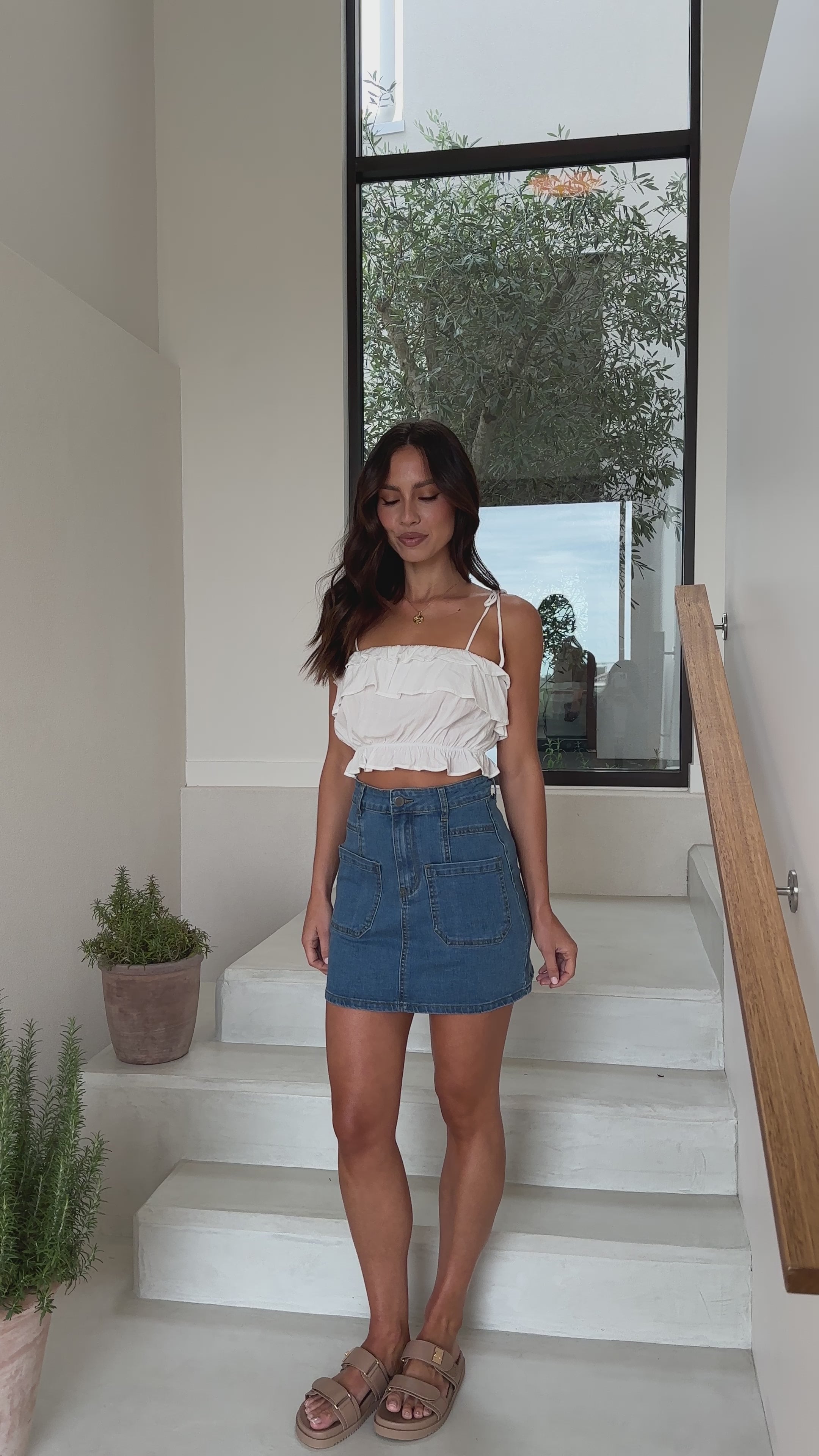 Load video: Cadence Crop - White - Billy J