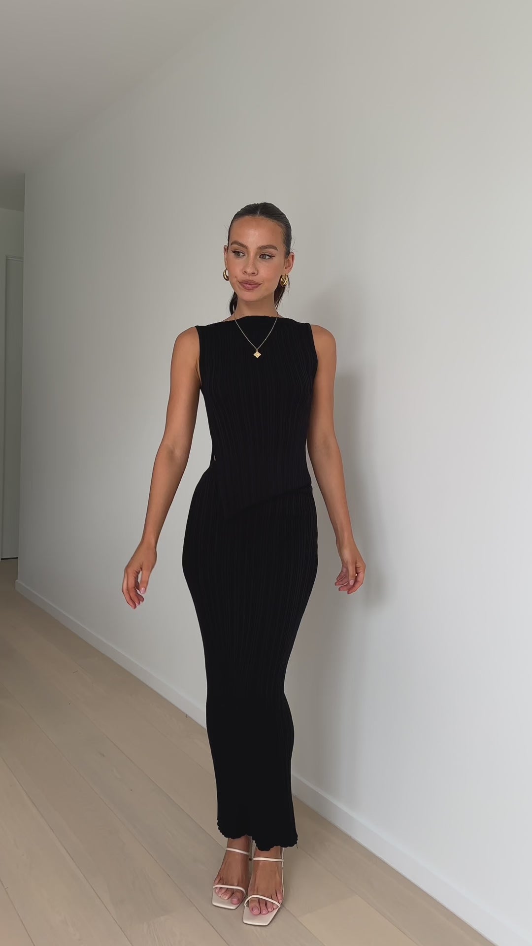 Load video: Isla Maxi Skirt - Black - Billy J