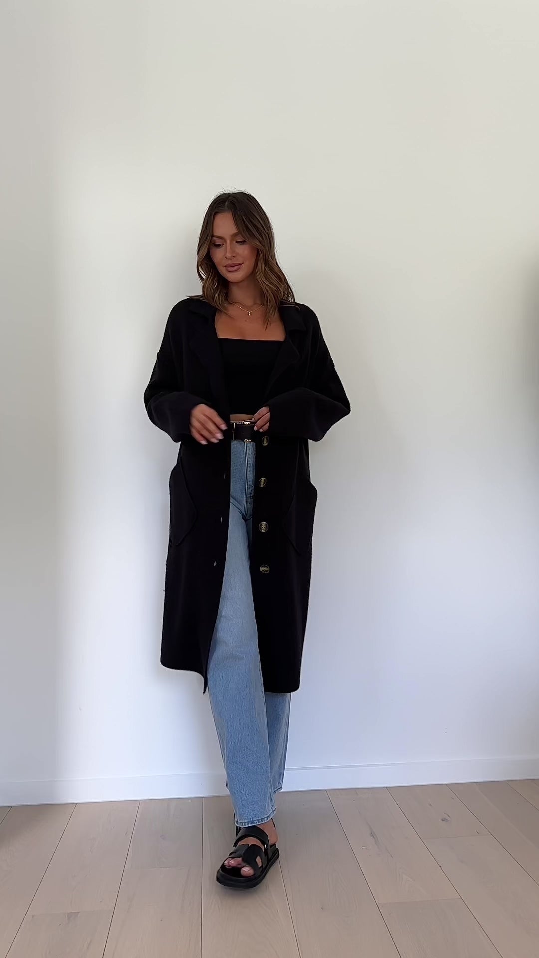 Load video: Kacela Jacket - Black - Billy J