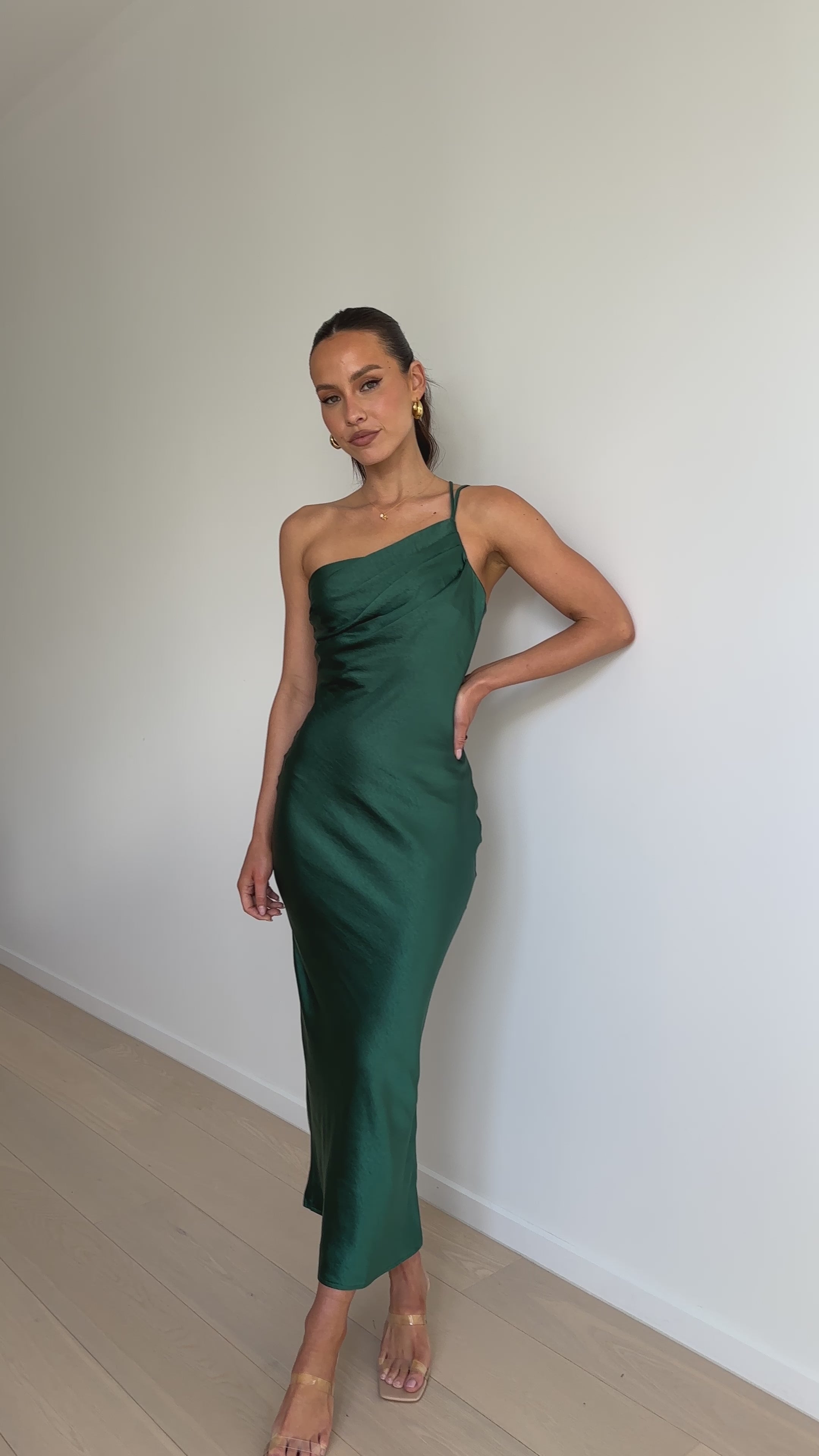 Load video: Josephina Midi Dress - Emerald Green - Billy J