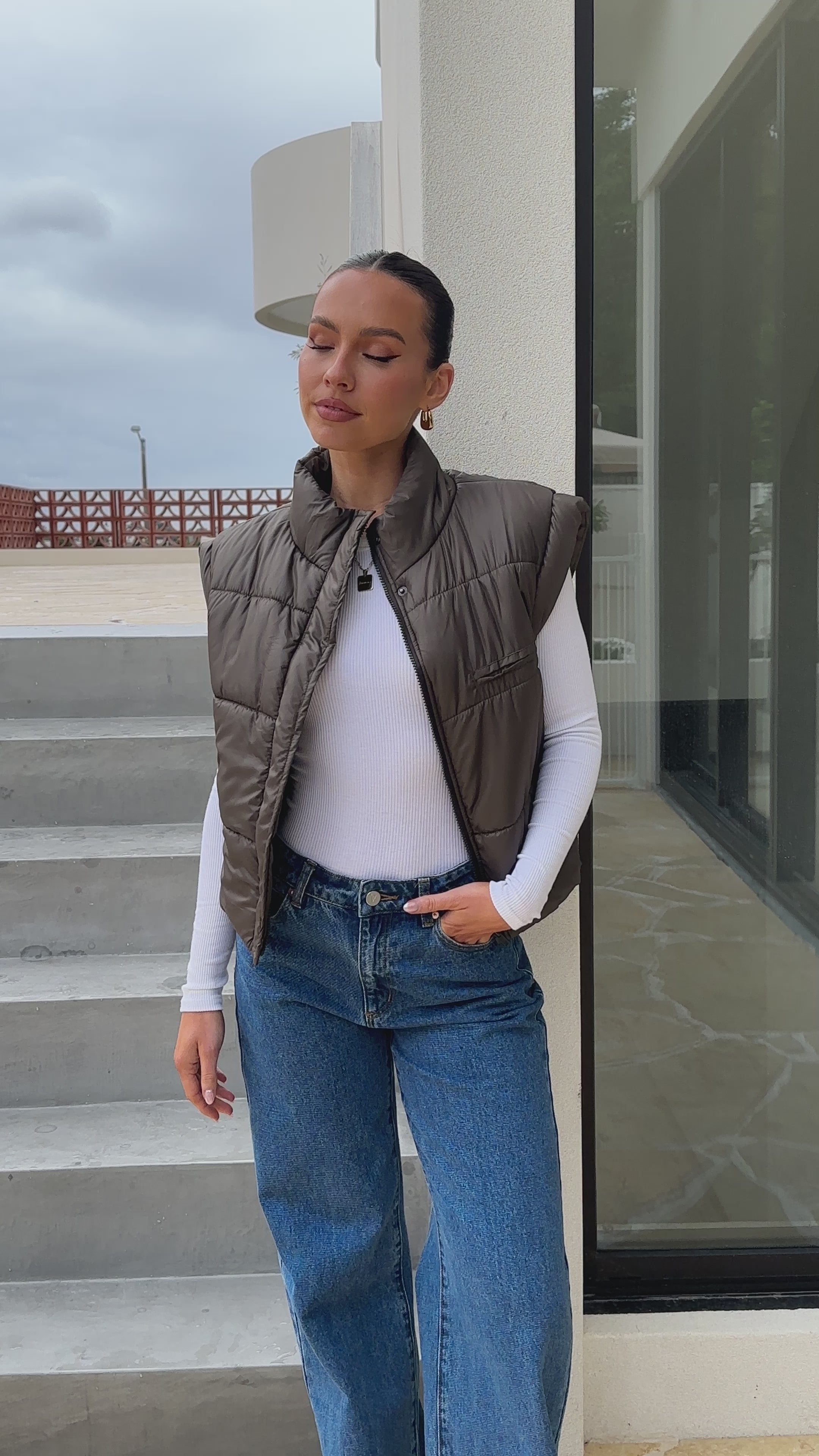 Load video: Maeve Cropped Puffer Vest - Slate - Billy J