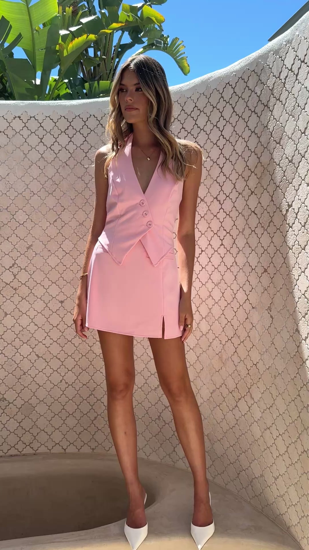 Load video: Thea Mini Skirt - Pink - Billy J