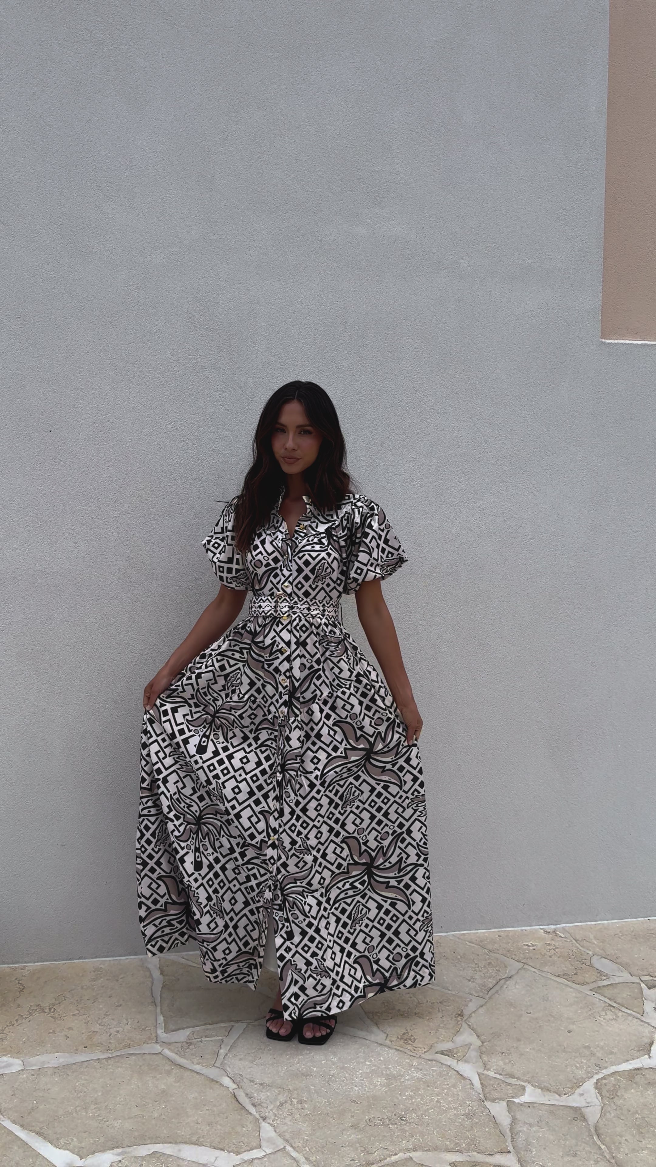 Load video: Yalitza Maxi Dress - Siena Print - Billy J