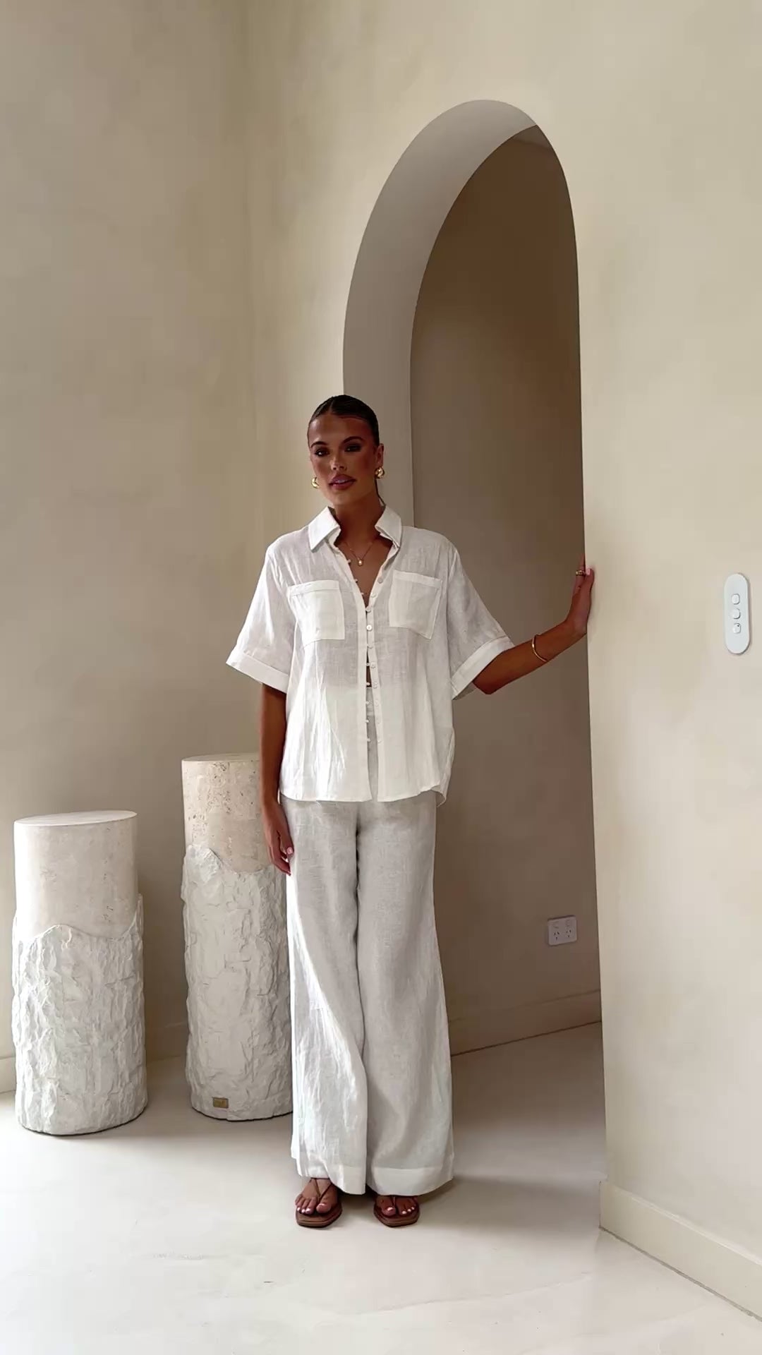 Load video: Darcila Short Sleeve Button Up Shirt - White - Billy J