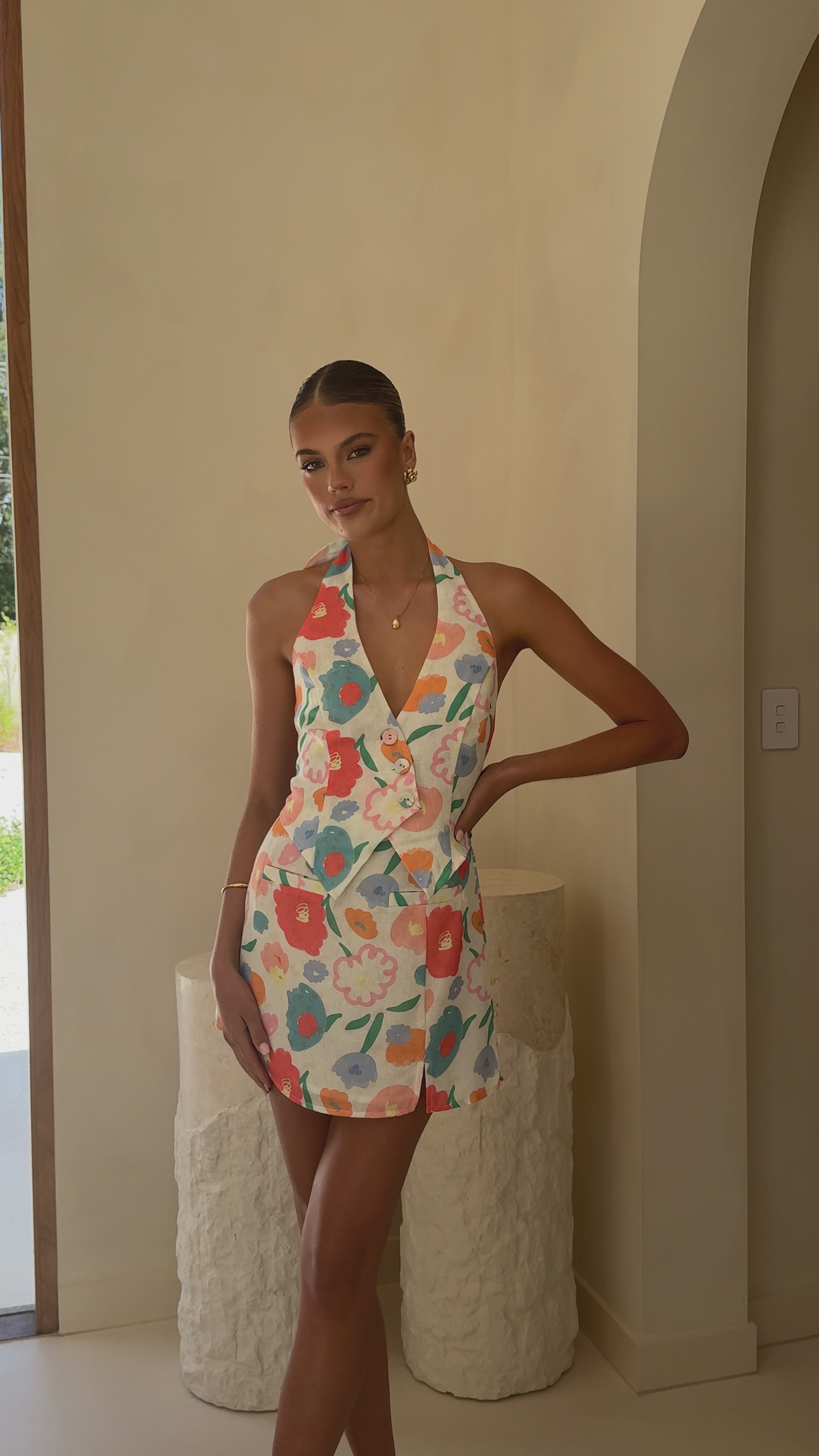Load video: Thea Mini Skirt - Floral Dream - Billy J