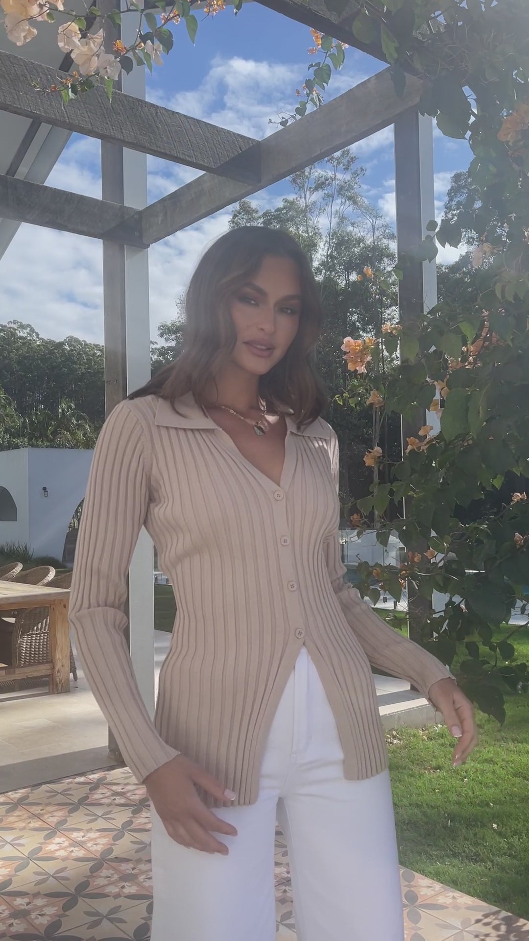 Load video: Darcy Knit Top - Oatmeal - Billy J