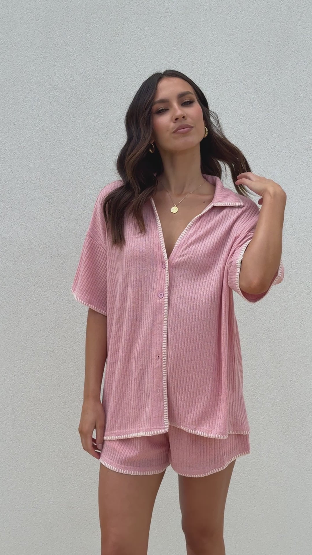 Load video: Eden Knit Top and Shorts Set - Pink - Billy J