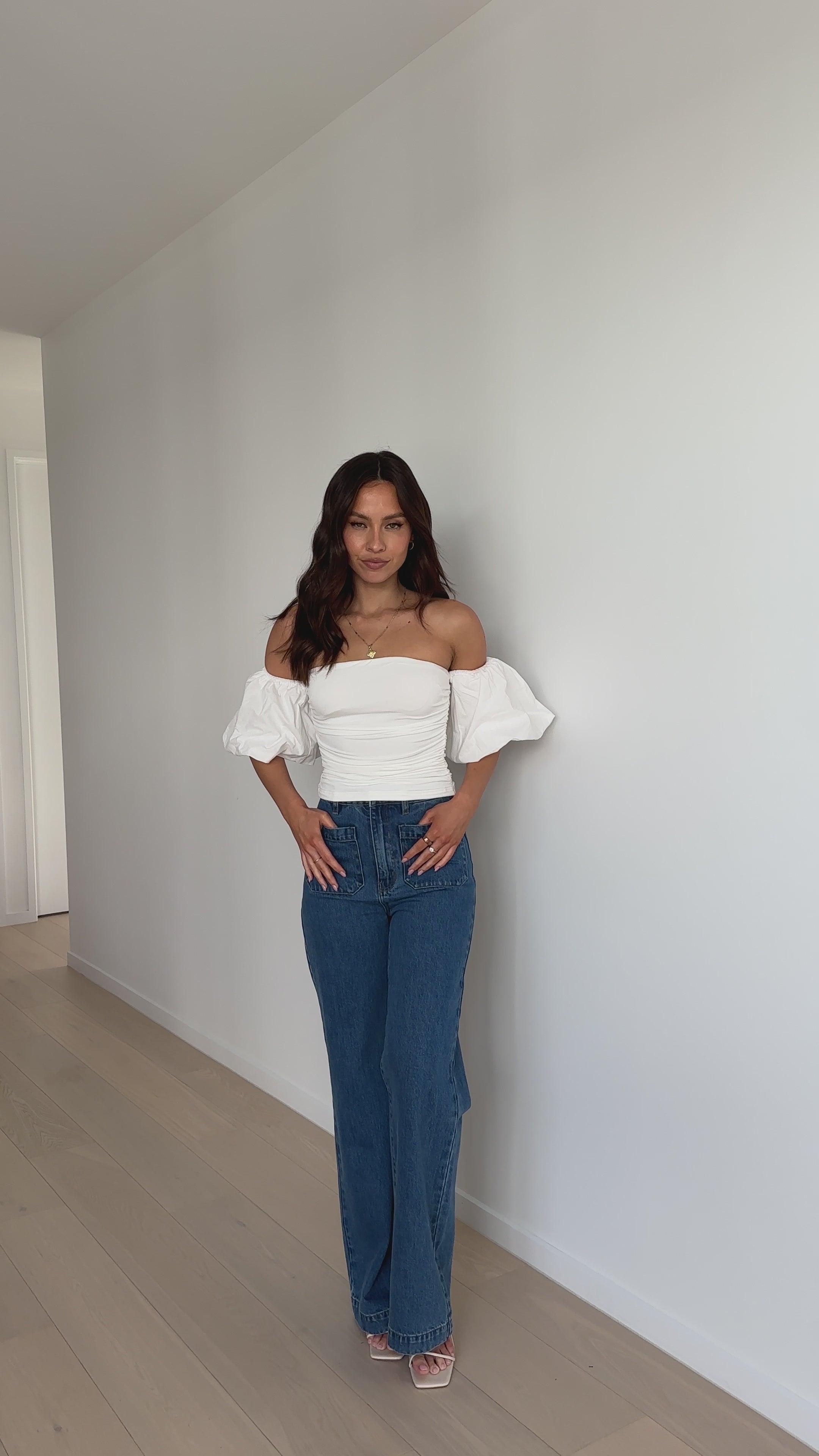 Load video: Florence Crop Top - White - Billy J
