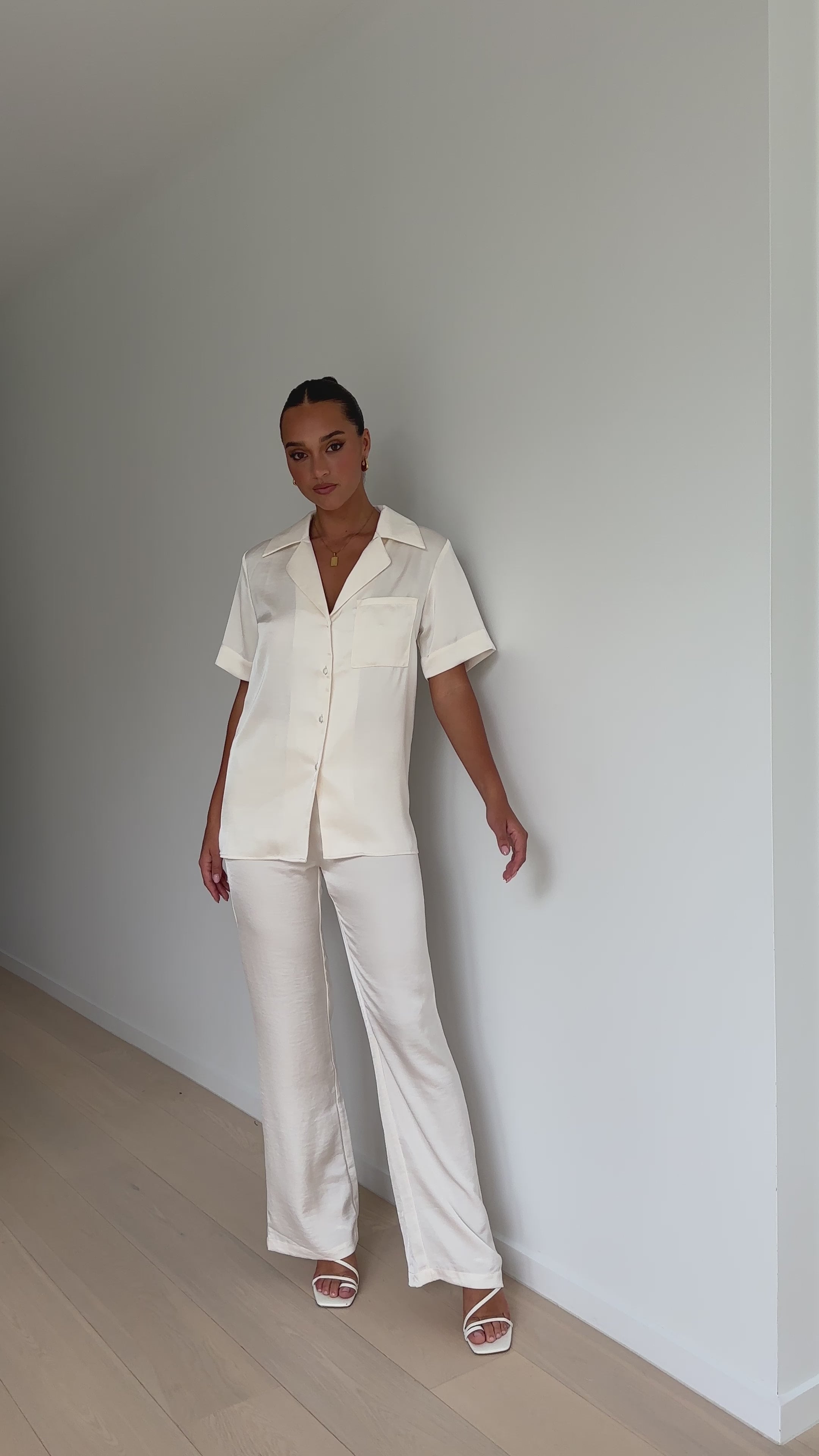 Load video: Courtney Button Up Shirt - Cream - Billy J