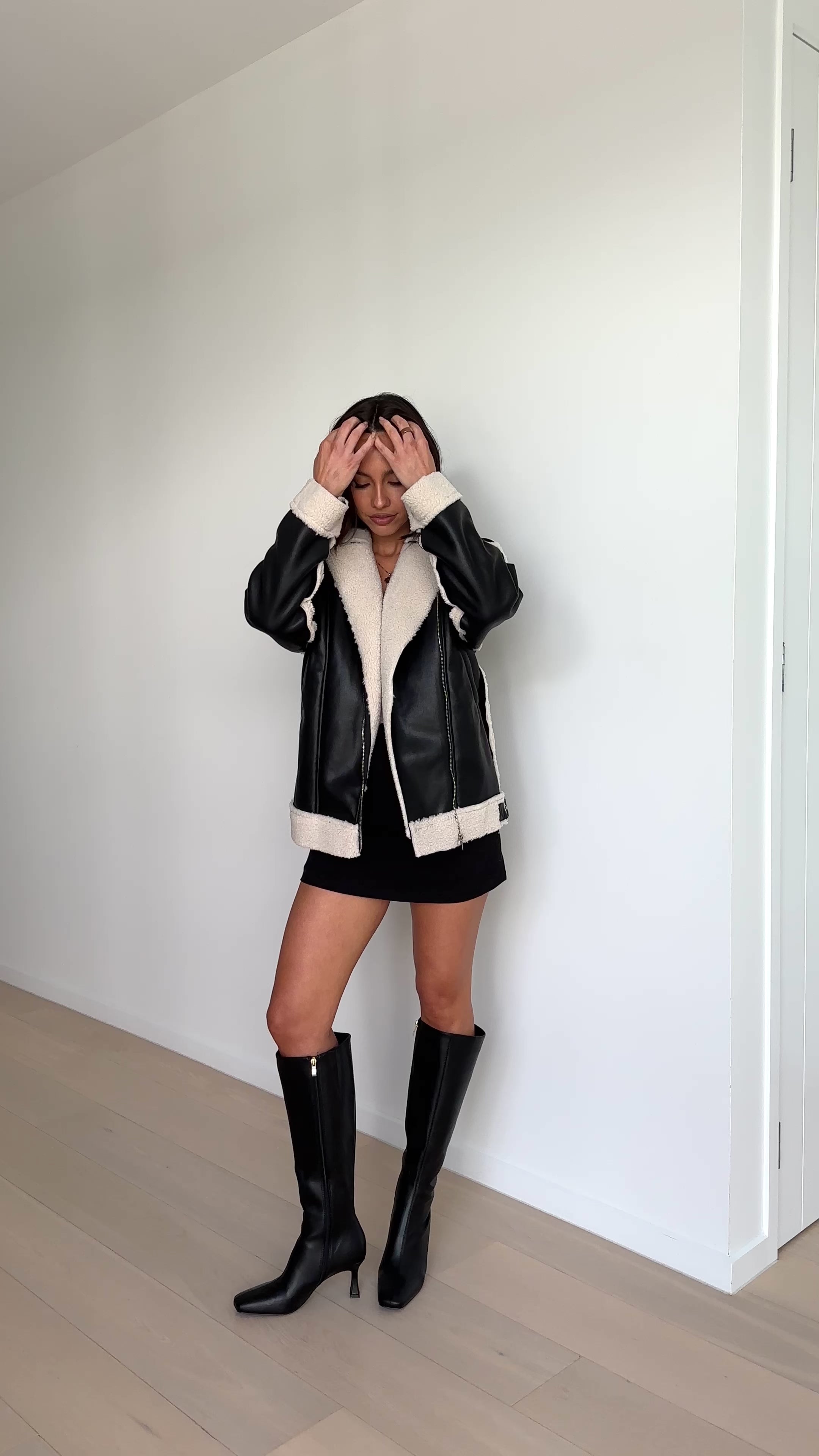 Load video: London Oversized Biker - Black - Billy J