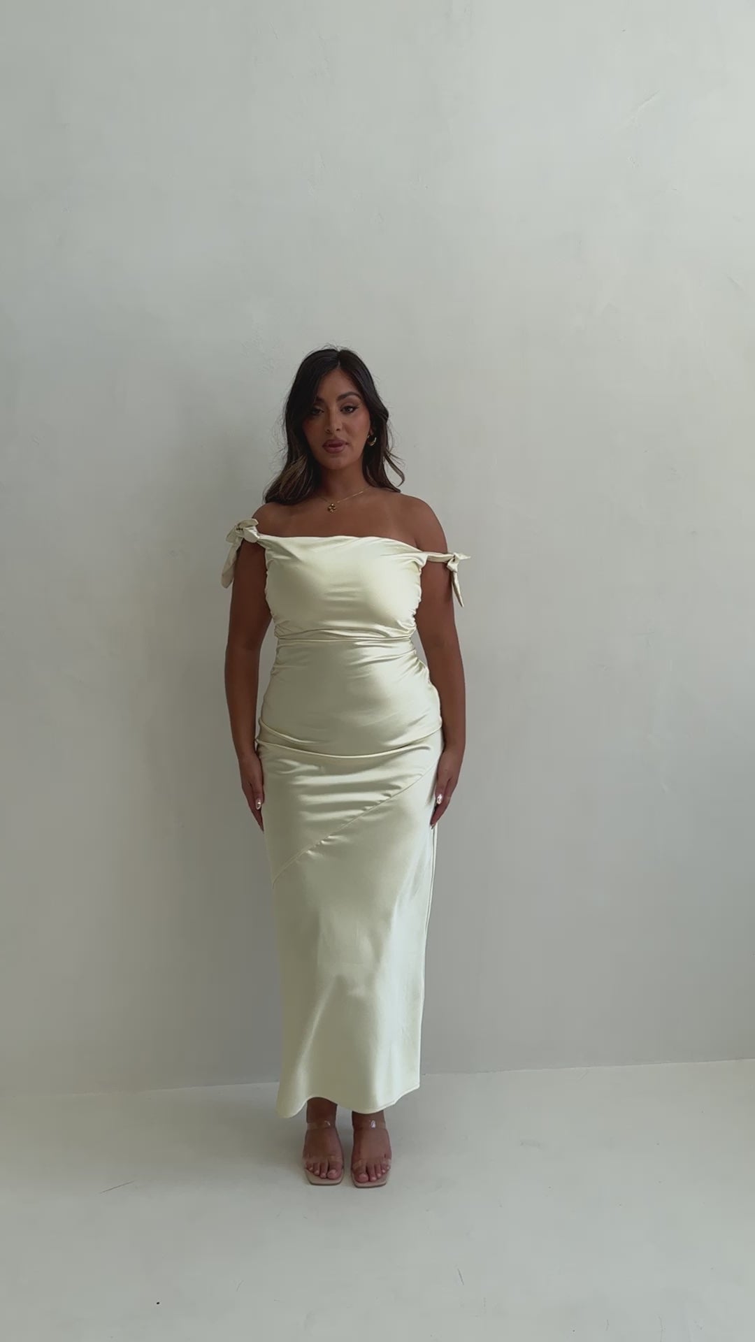 Load video: Frida Maxi Dress - Yellow - Billy J