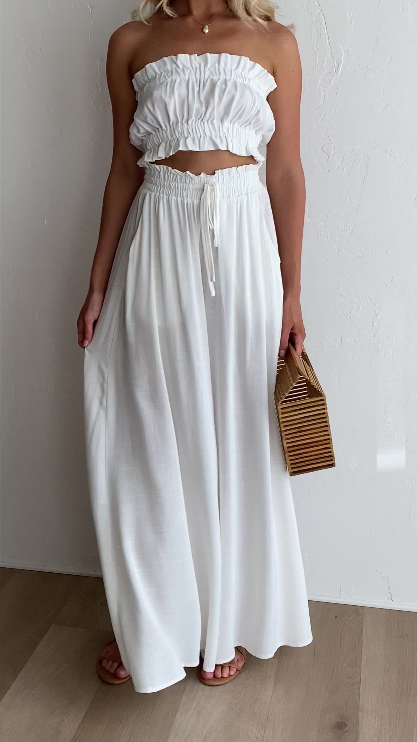 Load video: Avery Wide Leg Pants - White - Billy J